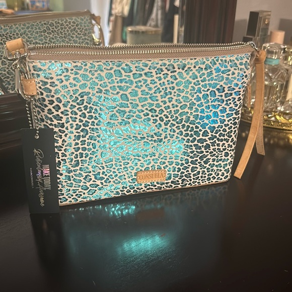 Consuela Handbags - Consuela Kat Midtown
Crossbody Purse